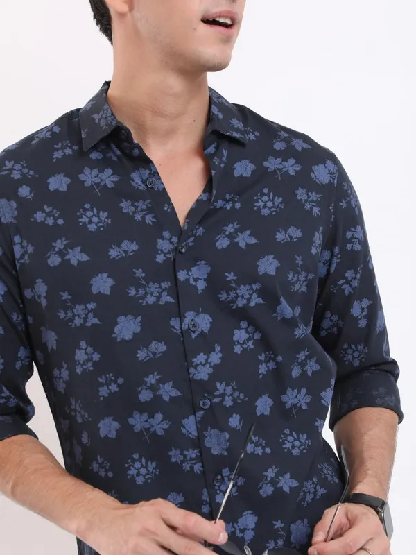 Men Slim Fit Casual Shirt