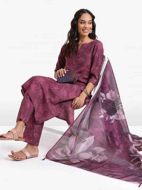  Vishudh Women Purple Printed Kurta Sets