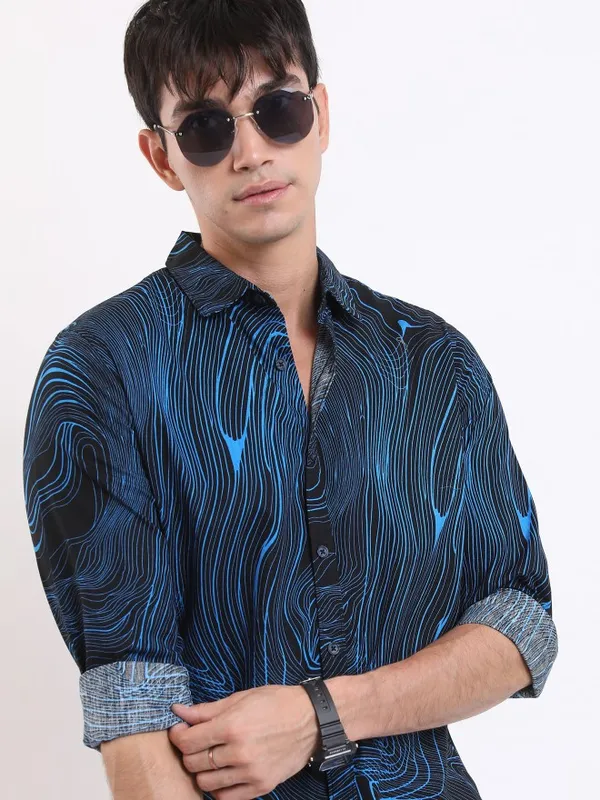  Highlander Men Blue Printed Slim Fit Casual Shirts