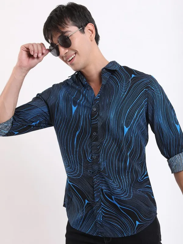  Highlander Men Blue Printed Slim Fit Casual Shirts