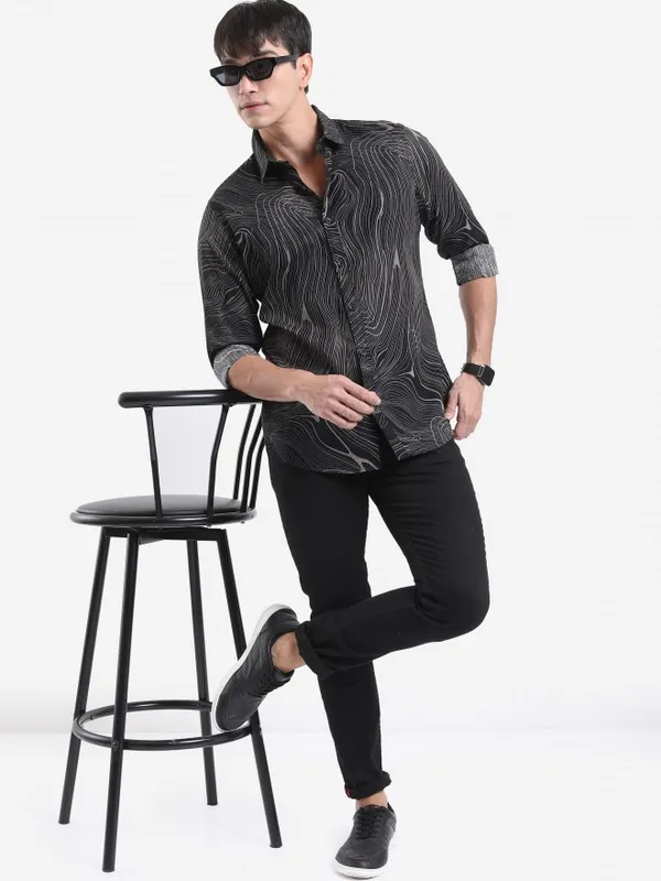  Highlander Men Black Printed Slim Fit Casual Shirts