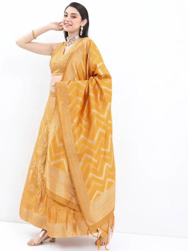  Ketch Women Yellow Printed Kurta Sets