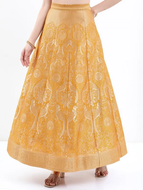  Ketch Women Yellow Printed Kurta Sets