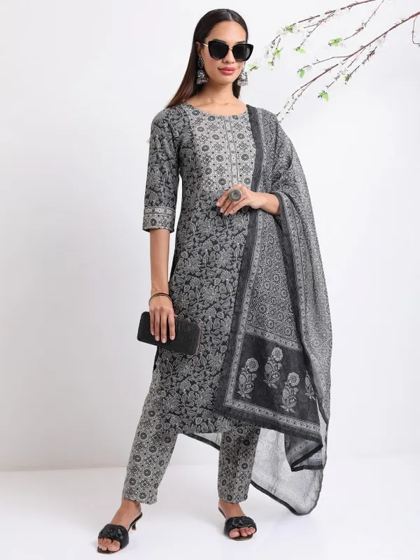  Vishudh Women Black Printed Kurta Sets