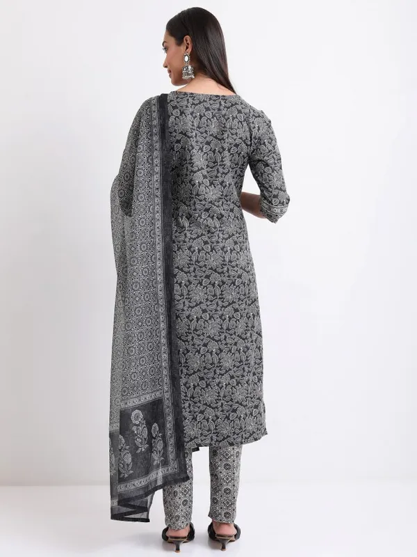  Vishudh Women Black Printed Kurta Sets