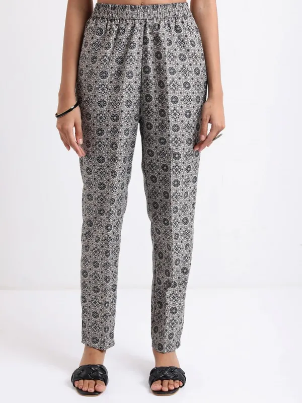 Women Kurta With Trouser And Dupatta