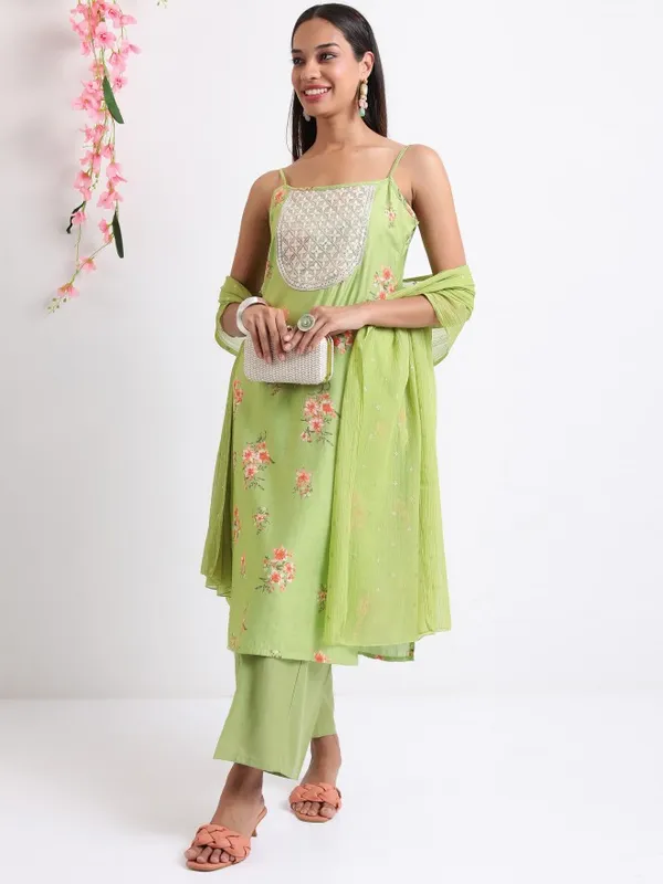  Ketch Women Green Printed Kurta Sets