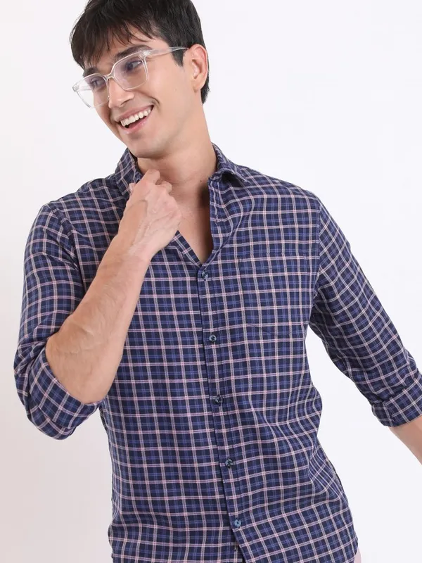  Highlander Men Navy Blue Checked Slim Fit Casual Shirts