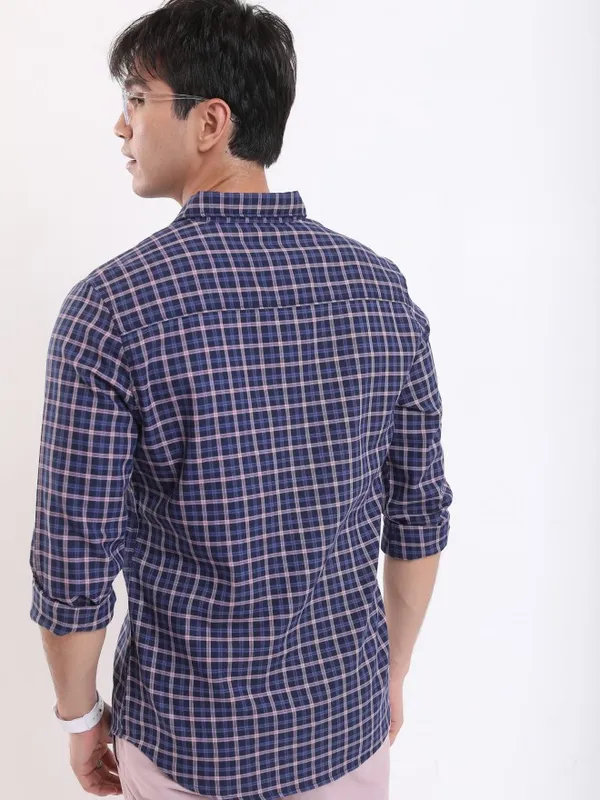  Highlander Men Navy Blue Checked Slim Fit Casual Shirts