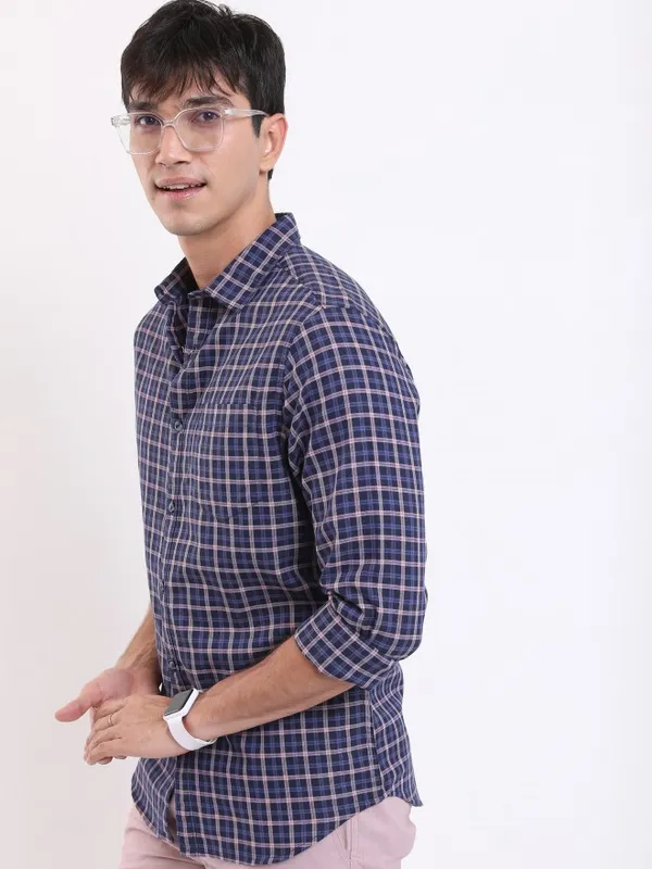  Highlander Men Navy Blue Checked Slim Fit Casual Shirts