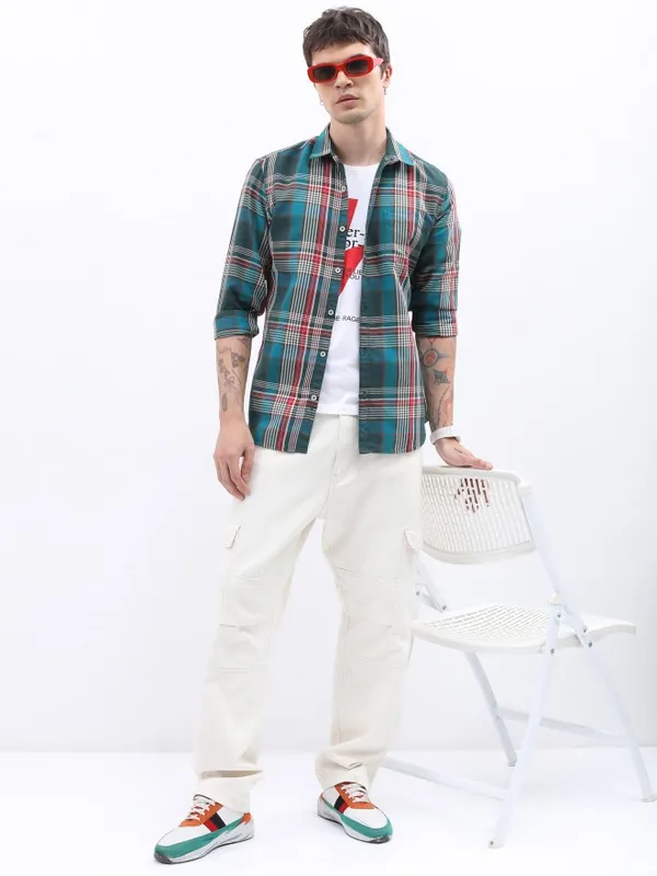  Highlander Men Green Checked Slim Fit Casual Shirts