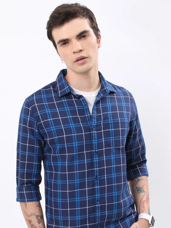  Highlander Men Navy Blue Checked Slim Fit Casual Shirts