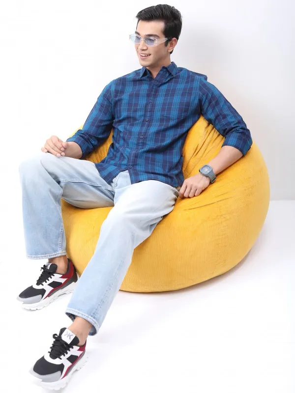 Men Slim Fit Casual Shirt