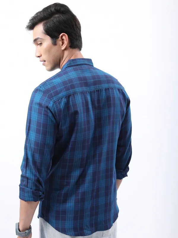  Highlander Men Navy Blue Checked Slim Fit Casual Shirts