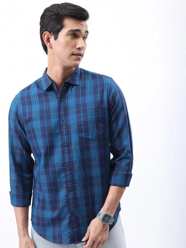  Highlander Men Navy Blue Checked Slim Fit Casual Shirts