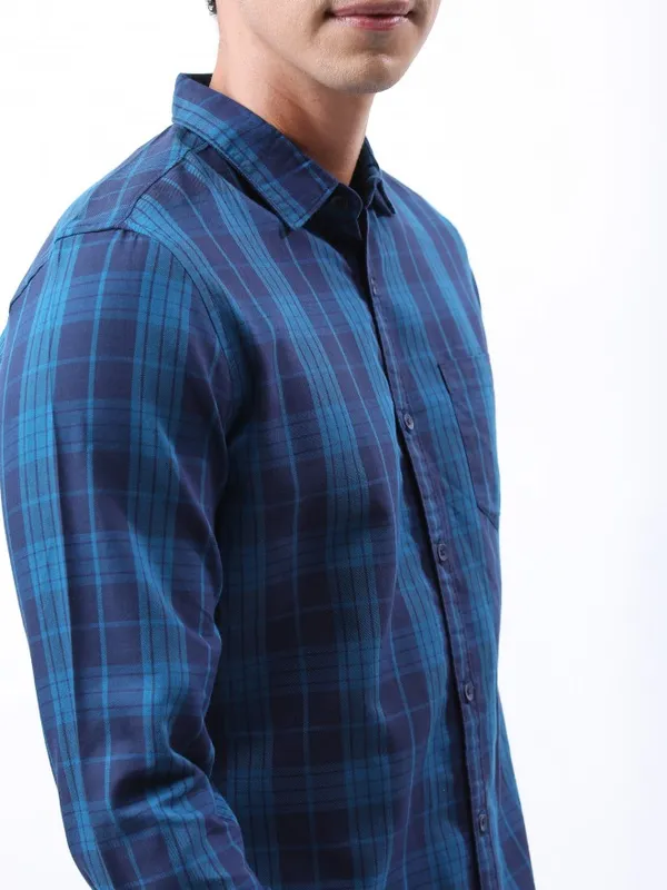  Highlander Men Navy Blue Checked Slim Fit Casual Shirts