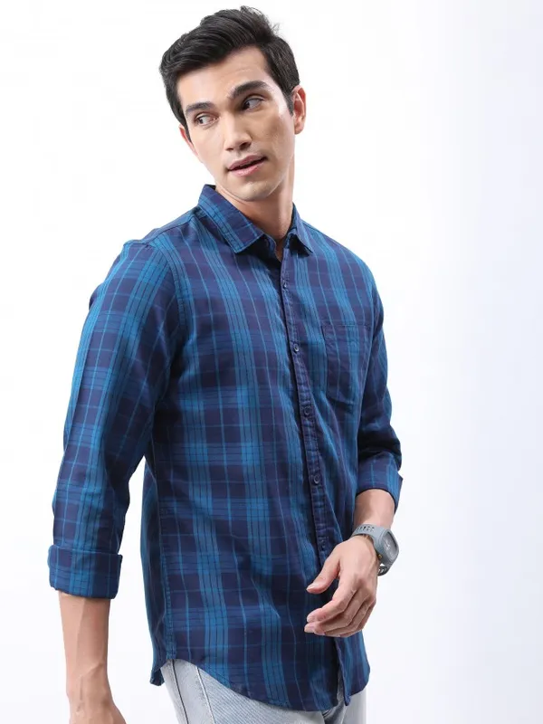  Highlander Men Navy Blue Checked Slim Fit Casual Shirts