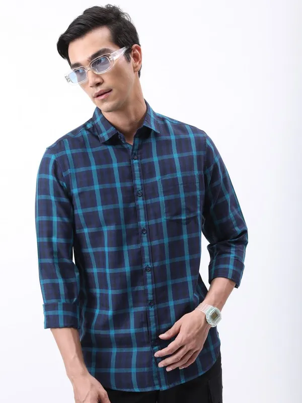  Highlander Men Navy Blue Checked Slim Fit Casual Shirts