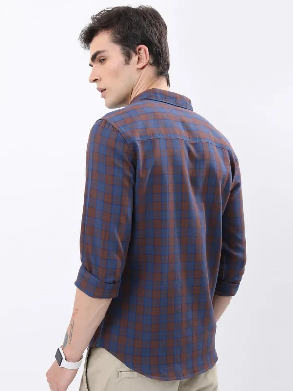  Highlander Men Navy Blue Checked Slim Fit Casual Shirts