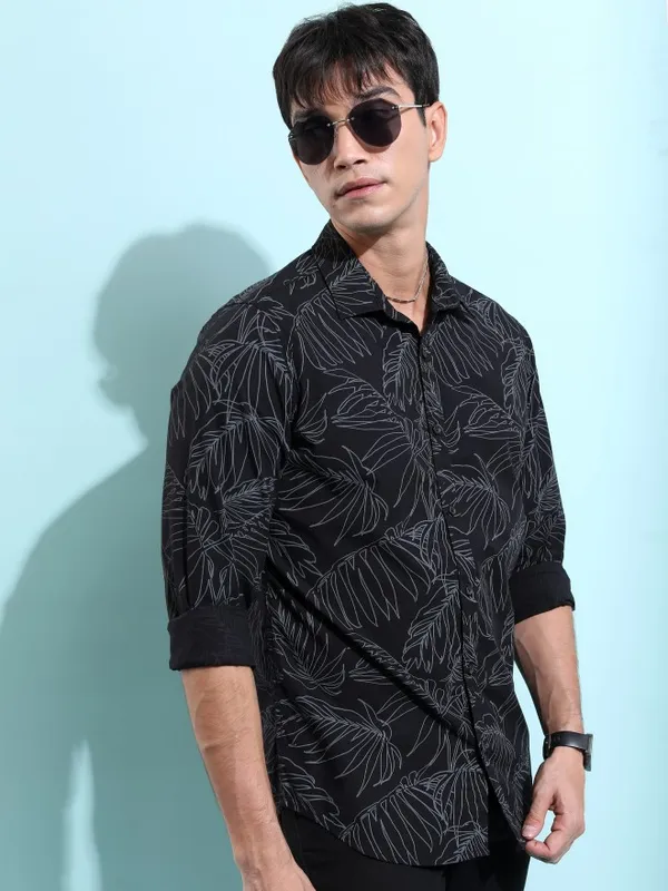  Highlander Men Black Printed Slim Fit Casual Shirts