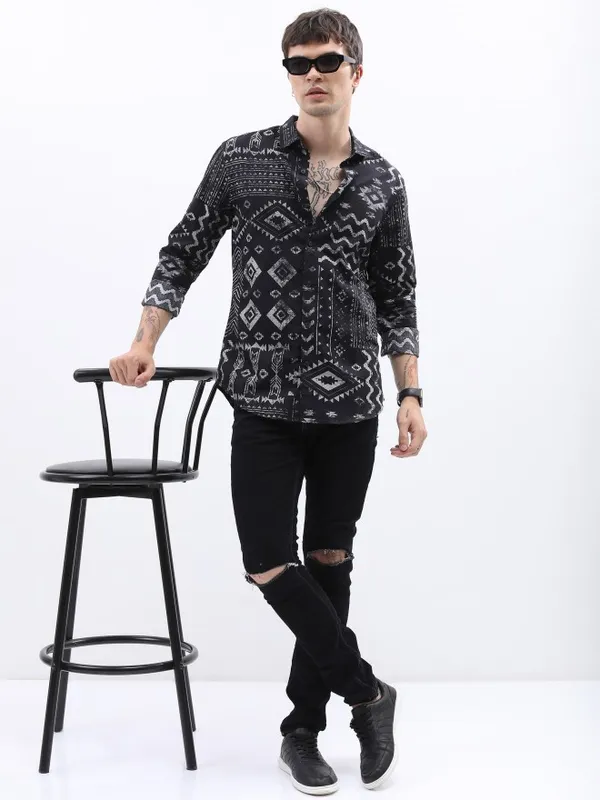  Highlander Men Black Printed Slim Fit Casual Shirts