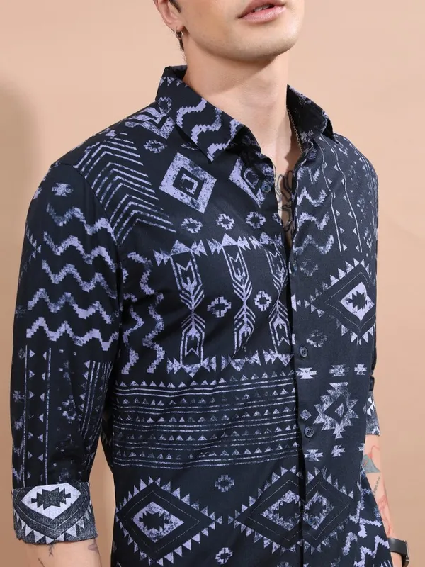  Highlander Men Navy Blue Printed Slim Fit Casual Shirts