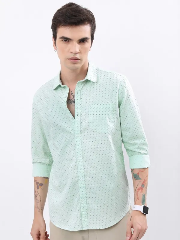  Highlander Men Green Printed Slim Fit Casual Shirts