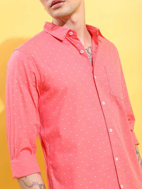  Highlander Men Peach Printed Slim Fit Casual Shirts