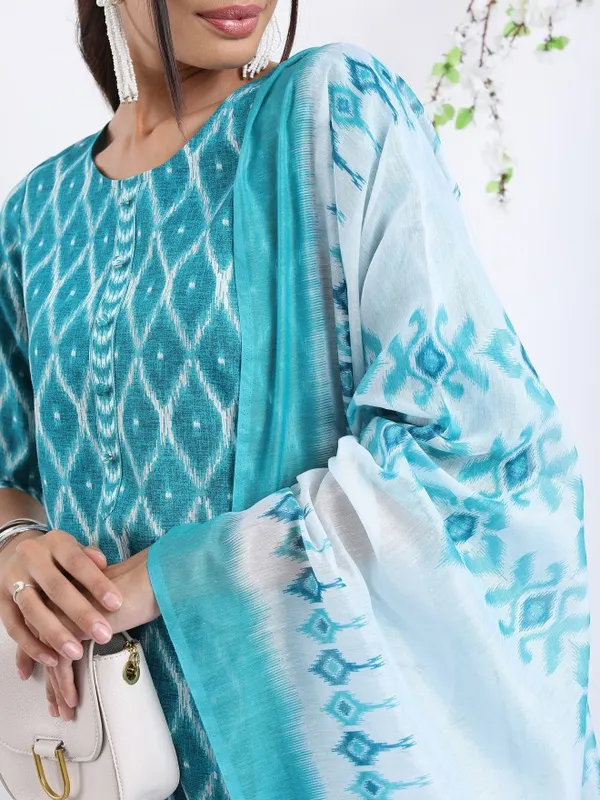 Ketch Women Turquoise Printed Kurta Sets