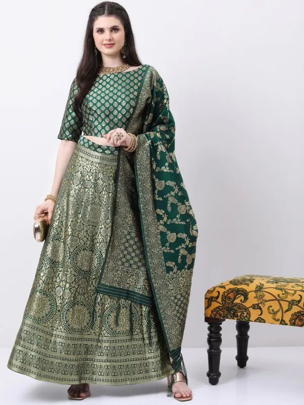  Vishudh Women Green Printed Kurta Sets
