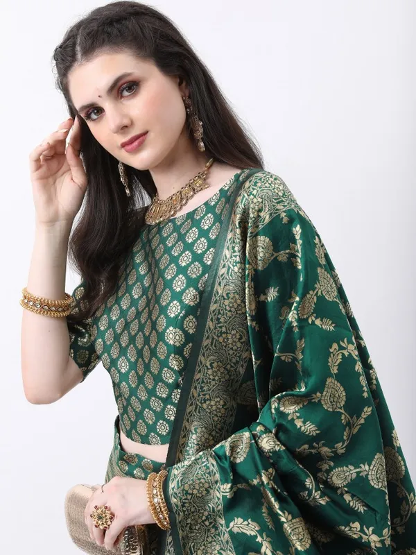  Vishudh Women Green Printed Kurta Sets