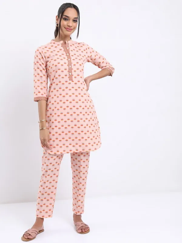  Vishudh Women Peach Printed Kurta Sets