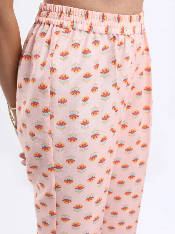  Vishudh Women Peach Printed Kurta Sets