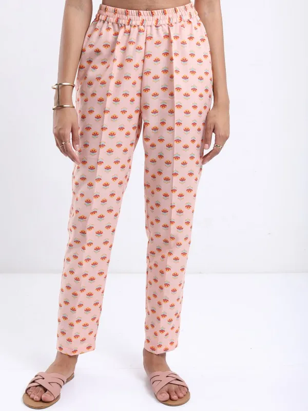  Vishudh Women Peach Printed Kurta Sets