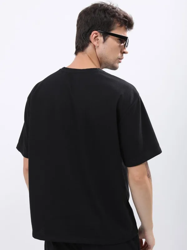 Men Solid Round Neck T-shirt