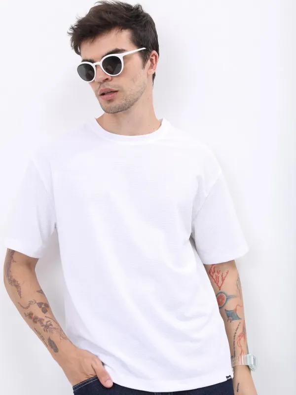 Highlander Men Structured White Solid Oversized Fit T-Shirt