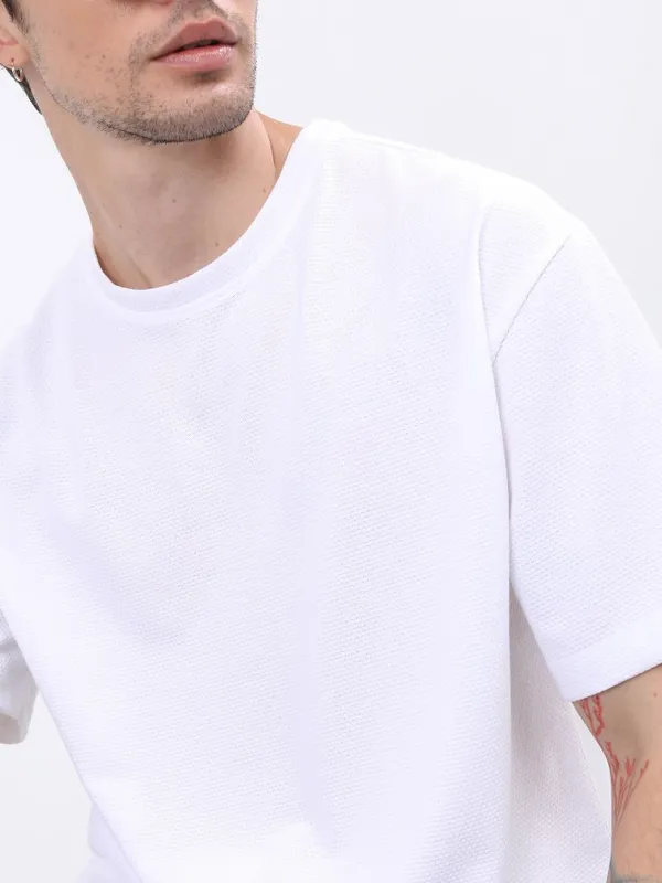 Highlander Men Structured White Solid Oversized Fit T-Shirt