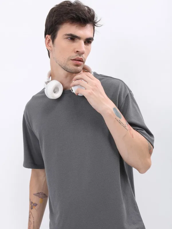 Highlander Men Structured Grey Solid Oversized Fit T-Shirt