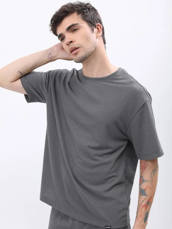 Highlander Men Structured Grey Solid Oversized Fit T-Shirt