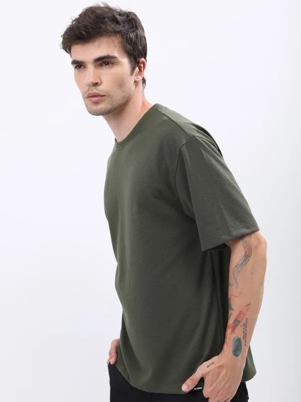 Highlander Men Olive Solid Oversized Fit T-Shirt