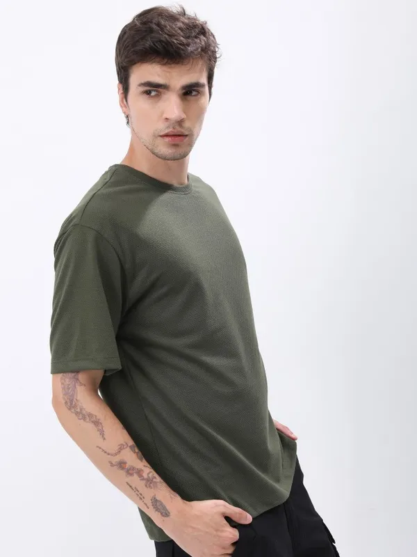 Highlander Men Olive Solid Oversized Fit T-Shirt