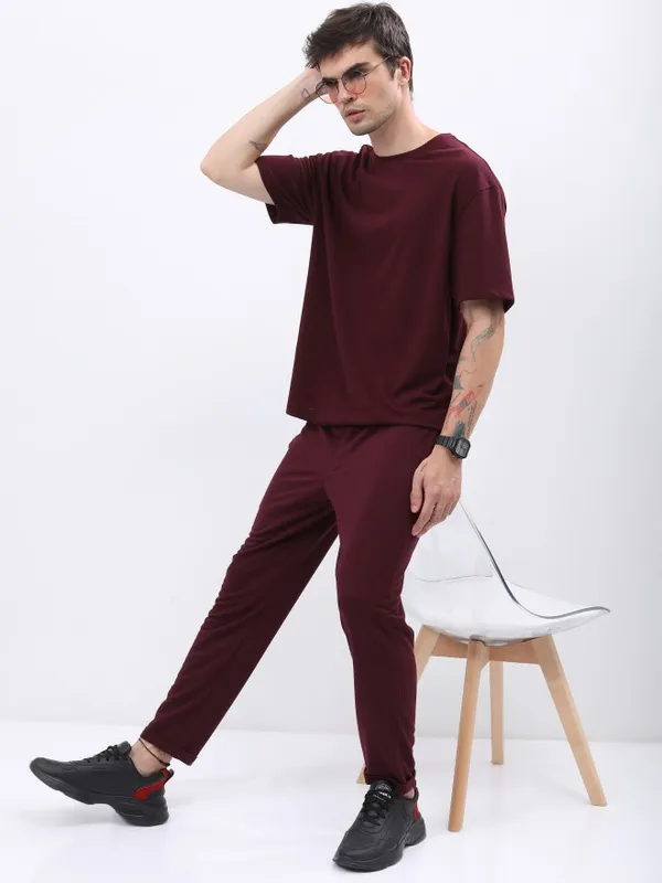 Highlander Men Burgundy Solid Oversized Round Neck T-Shirt