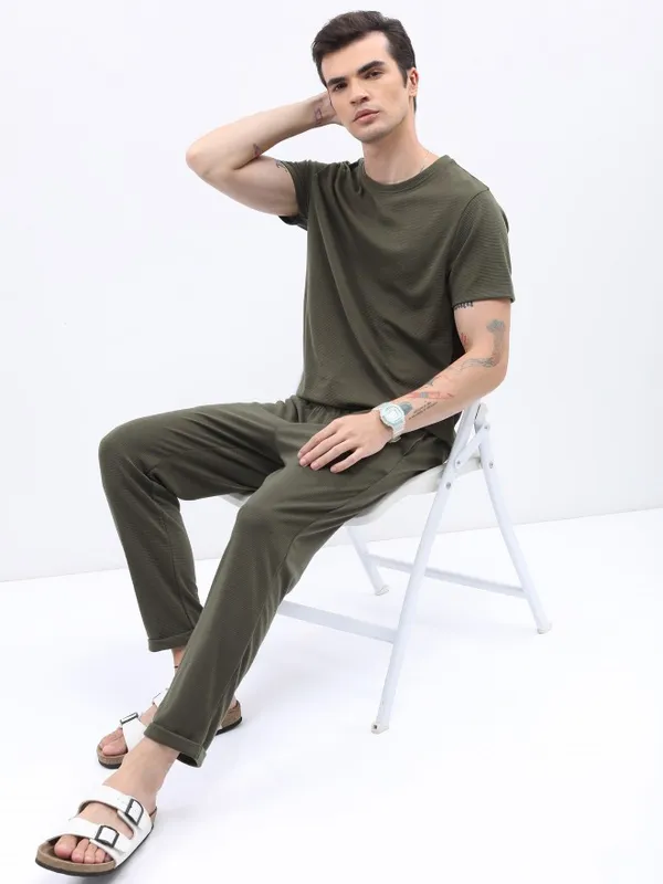 Men Solid Round T-shirt