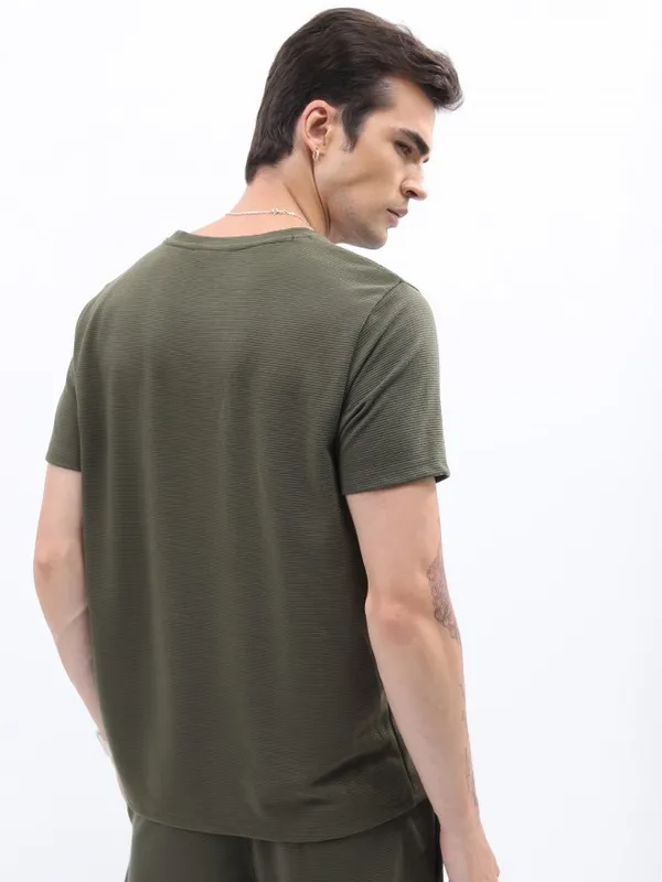 Men Solid Round T-shirt