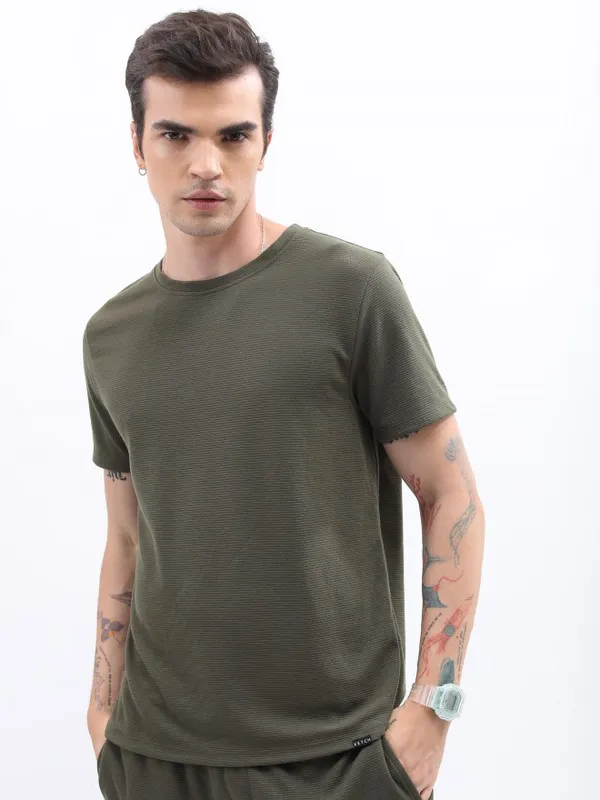 Men Solid Round T-shirt