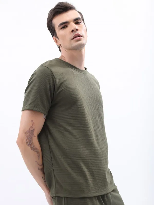 Men Solid Round T-shirt