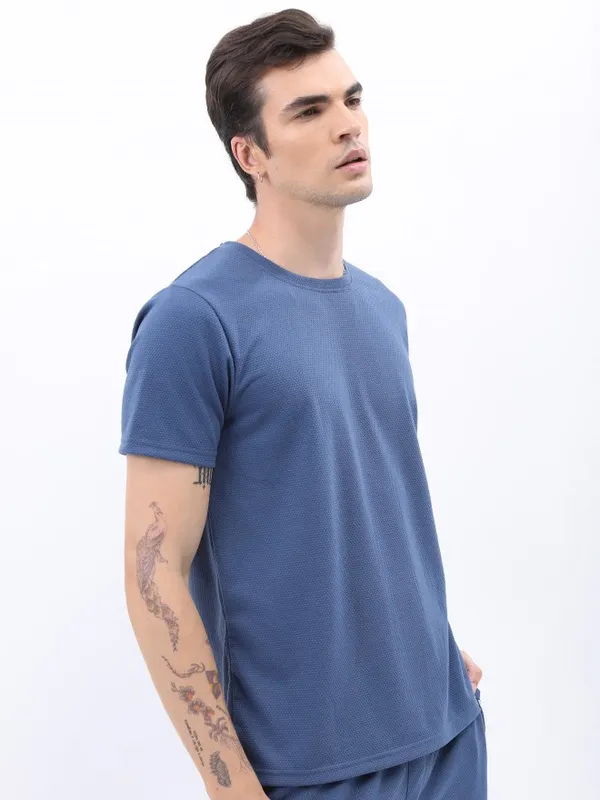  Highlander Men Blue Solid Round Neck T-Shirts