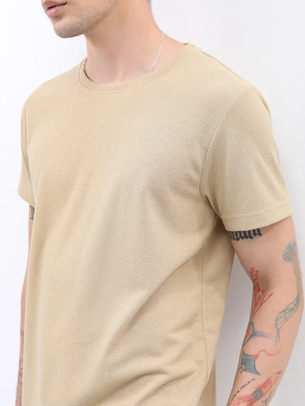 Men Solid Round Neck T-shirt