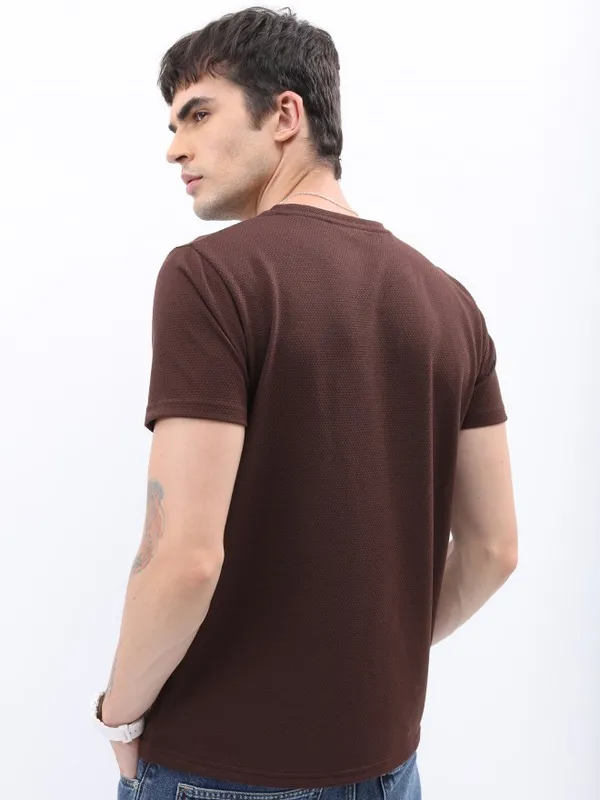 Men Solid Round Neck T-shirt