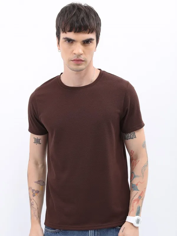 Men Solid Round Neck T-shirt